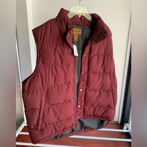 NWT St. John’s Bay garnet men’s puffer vest